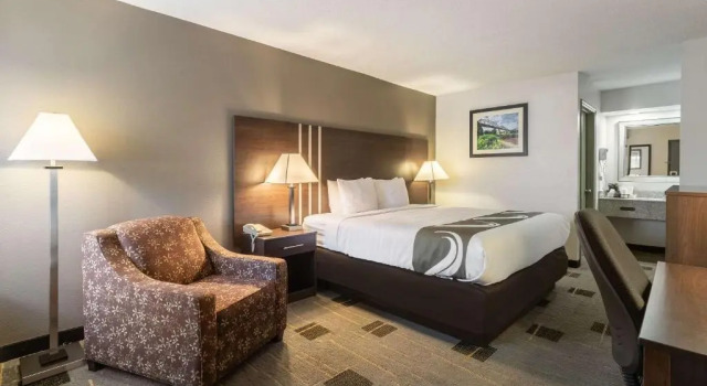 Номер Standard Quality Inn Cleveland North