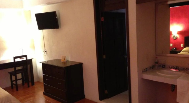 Hotel Santa Fe, Rezerwuj Hotel Hotele w State of Puebla z parkingiem, Parking