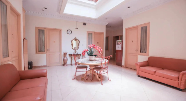 MS Residence, Забронировать Гостевой дом Гостевые дома Cempaka Putih, Гостевой дом
