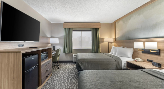 Четырёхместный номер Standard Best Western PLUS Executive Inn