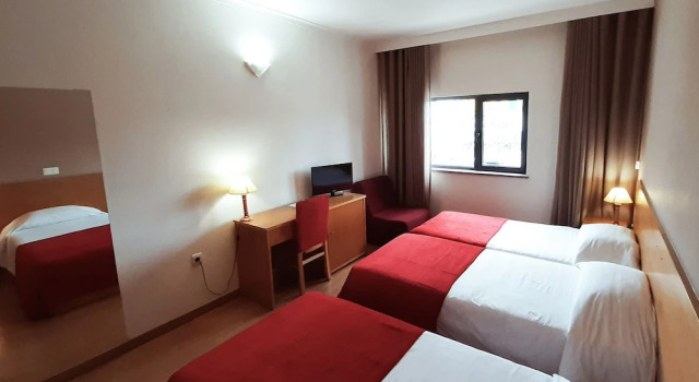 Трёхместный номер Standard Hotel Durao