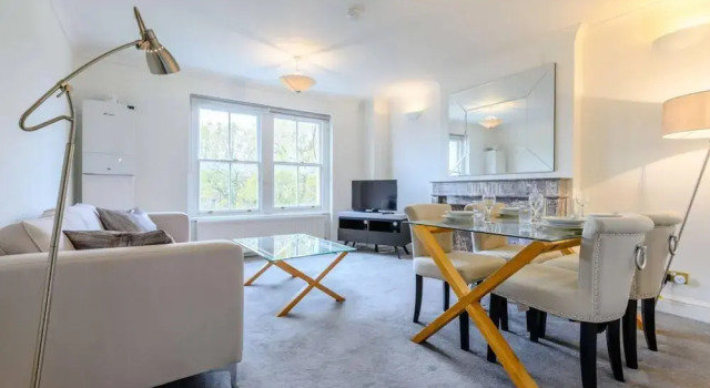 Spacious 2 Bedroom Flat in Kensington, Забронировать Отель Лондон Большой Лондон, рядом с St George's Campden Hill