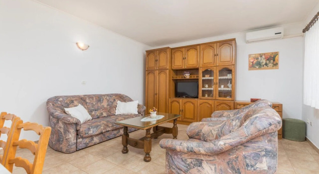 Awesome Apartment in Pula With Wifi and 2 Bedrooms, Rezervovat Apartmán Veli Vrh Istrie