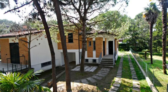 Green Retreat Near the Beach, Book Villa Hoteller i Friuli Venezia Giulia med parkering, Parkering
