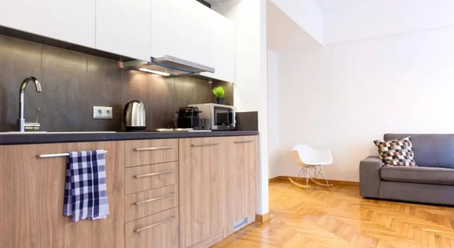 TONI'S Bright and Green Home in City Centre, Забронировать Апартаменты/квартира Отели Афины с парковкой, рядом с Театр Каролос Коун "Театрон технис", Парковка