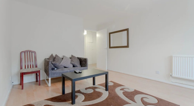 Spacious 2 Bedroom House in Bow, Забронировать Дом для отпуска Виллы Большого Лондона, Вилла