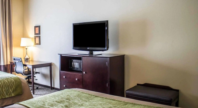 Четырёхместный номер Standard Comfort Inn St Clairsville