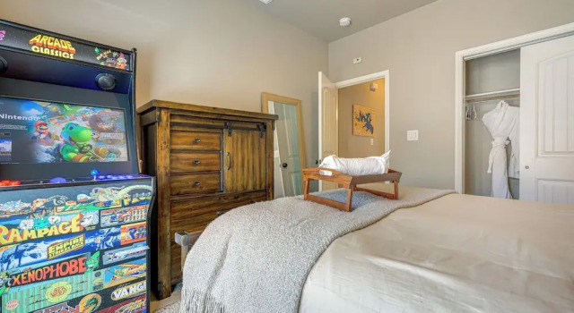 Canyon Lake Home w/ Private Pool, Hot Tub & Sauna!