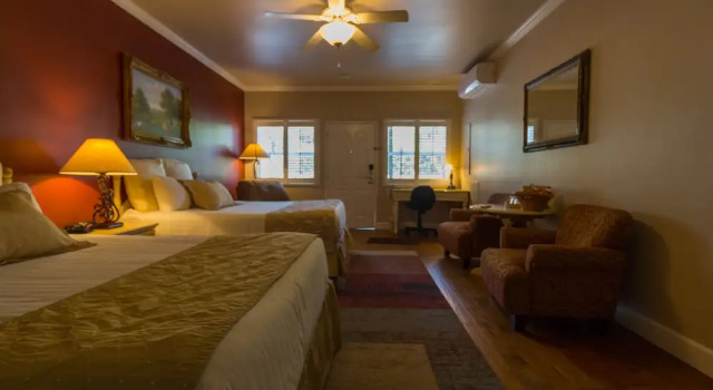Четырёхместный номер Standard Grass Valley Courtyard Suites