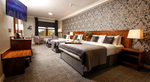 Семейный номер Standard The Lakeside Hotel & Leisure Centre