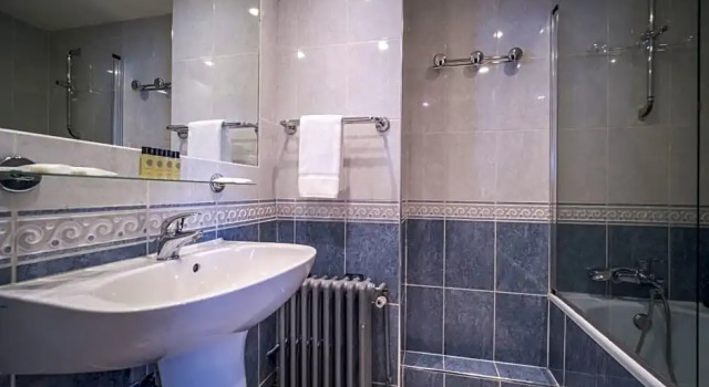 Семейный номер Standard с балконом и с видом на горы Curling Hôtel & Bar
