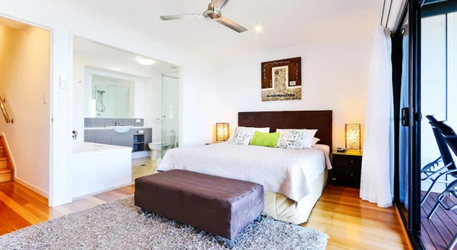 Апартаменты с 2 комнатами с балконом Shorelines 27 Hamilton Island 2 Bedroom Ocean View Near Marina With Golf Buggy