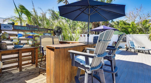 Коттедж Outdoor Bar & Heated Pool: Bradenton Beach Home