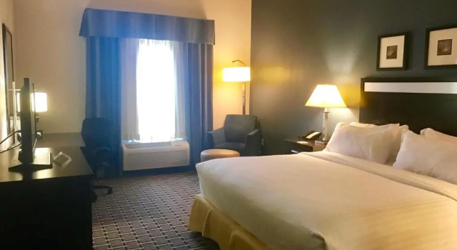 Run of House Holiday Inn Express & Suites Morton Peoria Area by IHG