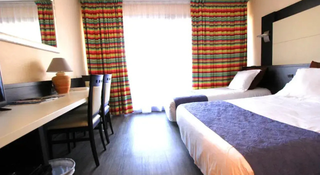 Трёхместный номер Standard The Originals City, Hôtel Galaxie, Nice Aéroport