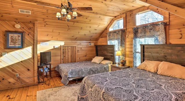 Bryson City Cabin w/ Private Hot Tub & Game Room, Забронировать Дом для отпуска Отели Great Smoky Mountains National Park с парковкой, Парковка