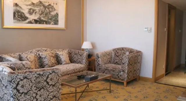 Люкс с балконом The Farrington Hotel - Building A
