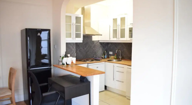 Amazing 1 Bedroom Apartment Close to Hyde Park, Varaa Huoneisto Asunnot kohteessa Merseyside, Huoneisto