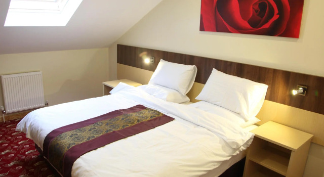 Двухместный номер Standard Cambridge Hotel
