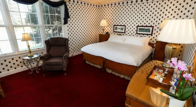 Номер Deluxe Oakmont Inn