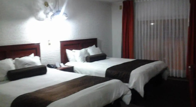 Четырёхместный номер Standard Howard Johnson by Wyndham Morelia Calle Real