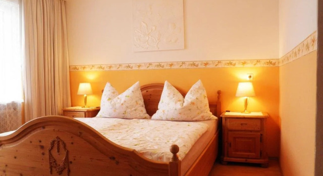 B&B Haus Seethaler, Prenota Bed & breakfast Hotel a Tirolo con parcheggio, Parcheggio