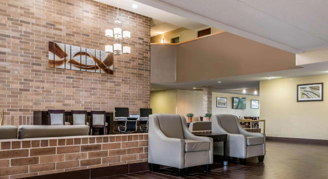 Quality Inn & Suites Mall of America - MSP Airport, Varaa Hotelli Hotellit Minnesota pysäköinnillä, Pysäköinti