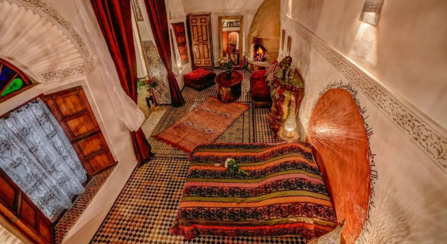 Camera Standard Riad Almaz