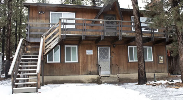 Bearly Rustic - 2BR 1BA, WiFi, Nice Back Yard for Snow Play