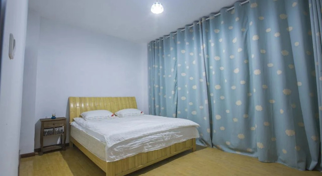 Er Er Youth Hotel, Prenota Hotel Lhasa Xinjiang