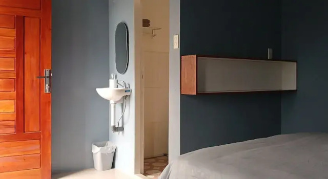 Busan Homestay, Rezerwuj Pensjonat Hotele w Berastagi z parkingiem, Parking