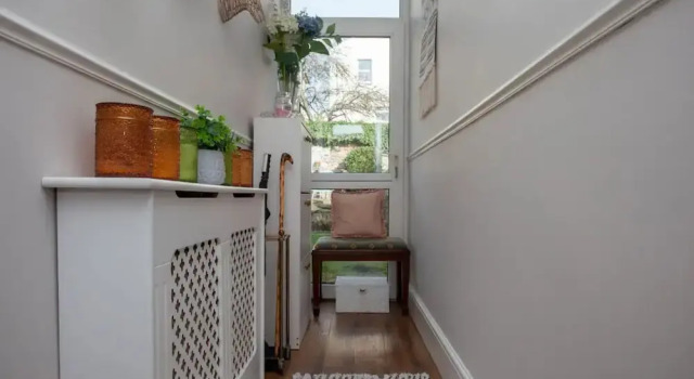Stylish and Bright 2 Bedroom Flat in Bristol, Забронировать Отель Отели Бристоля 3 звезды, рядом с Бристольский университет, 3*