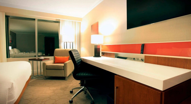 Четырёхместный номер Standard Delta Hotels by Marriott London Armouries