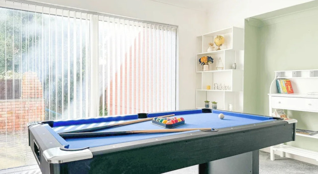 Коттедж Large 8 Bedroom House in Edgbaston