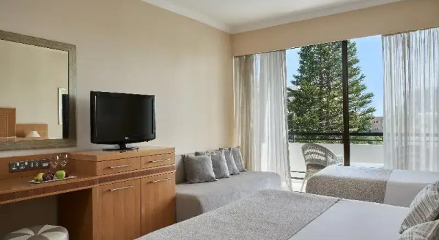 Семейный номер Standard с балконом Atlantica Oasis Hotel