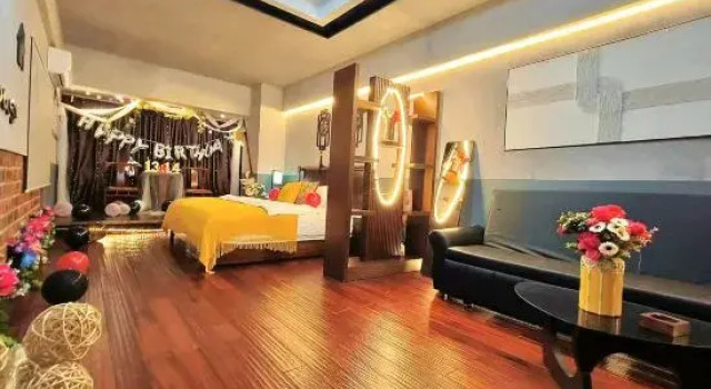Riverside Yunqi Homestay (Chaoyang Square Subway Station Sanjie Liangxiang)