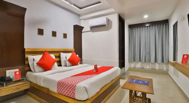 OYO 2252 Hotel Mukund, Book Hotel Hoteller i Bodakdev med parkering, Parkering