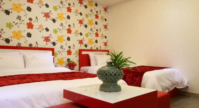 Кровать в общем номере с 6 комнатами Hotel JM