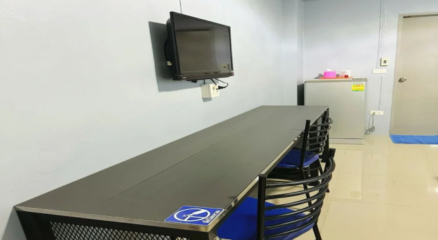 Номер Standard OYO 75506 Ratchapruek Apartment Suphanburi