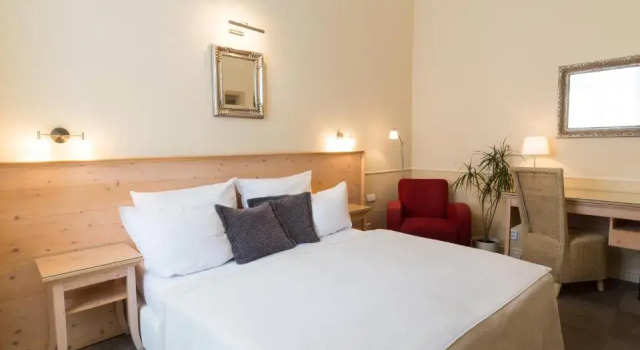 Classic dwuosobowy pokój Unitas Hotel