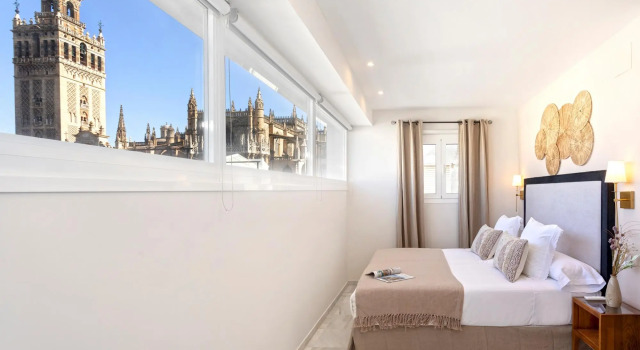 Beautiful 2 bd Apartment With Views to the Cathedral Constituci n IV