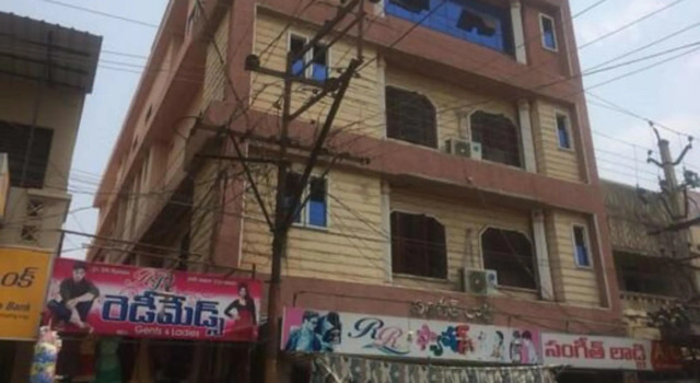 The Mak Inn Hotel - Affordable Luxury Stay