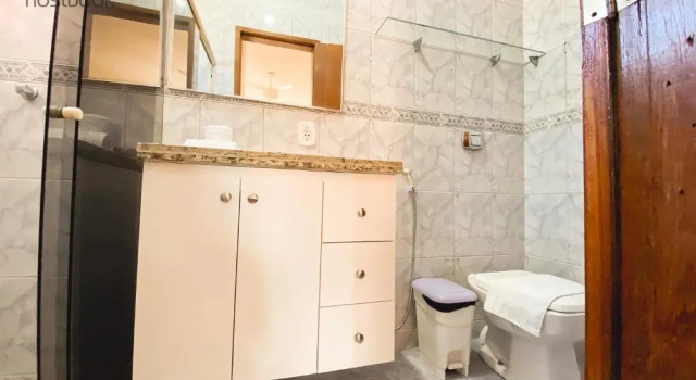Вилла Deluxe Casa a 400 m da praia do centro - WIFI 200MB - Garagem - TV 500 canais - 2 Quartos - Cozinha equipada - Churrasqueira