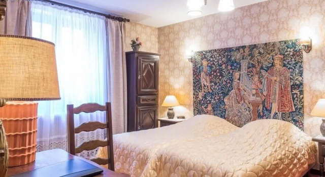 Номер Comfort Hostellerie Sarrasine, Mâcon Est - Teritoria