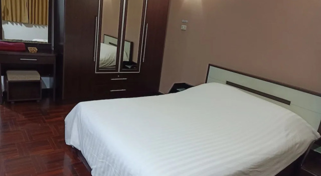 Студия Le Vanvarothai Saladaeng Residence
