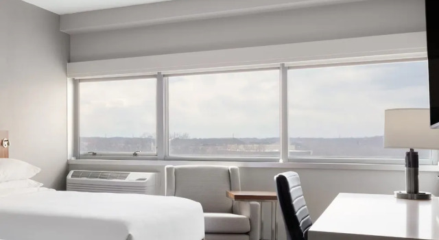 Четырёхместный клубный номер Standard Delta Hotels by Marriott Woodbridge