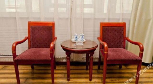 Zhoucun Shaobing Hotel, Prenota Hotel Hotel a Zibo con parcheggio, Parcheggio