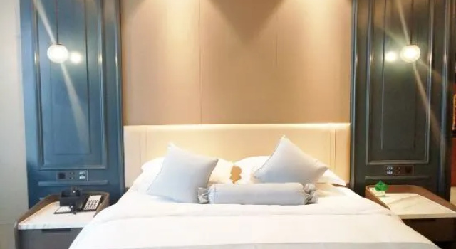 Люкс Executive Phoenix New Century Grand Hotel