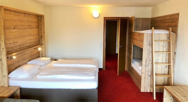 Двухместный семейный номер Standard с видом на горы Berghoteltirol
