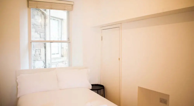 Bright And Modern 2 Bedroom Flat, Забронировать Отель Эдинбург Midlothian, рядом с Железнодорожный вокзал Эдинбург-Уэверли